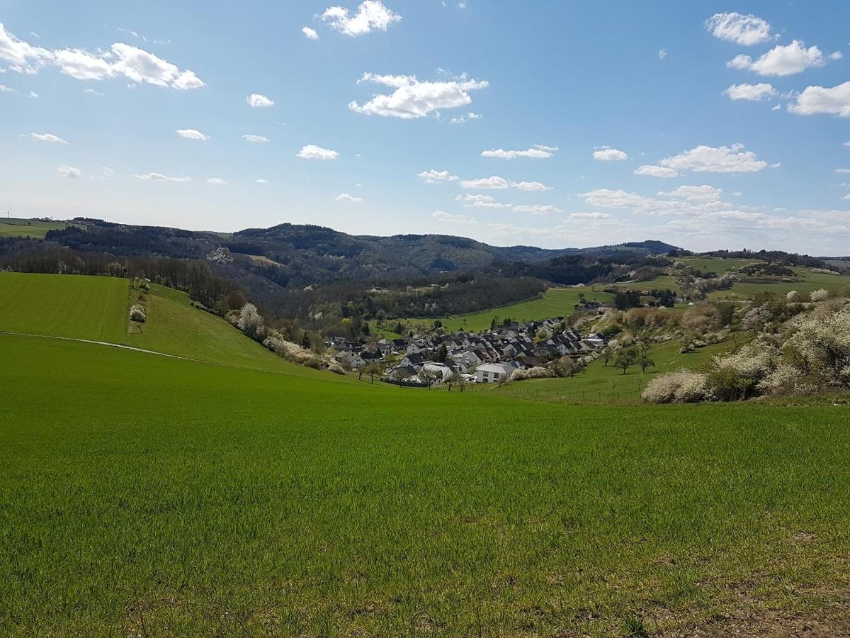 Ferienwohnungen Am Aeppelsberg Volkesfeld المظهر الخارجي الصورة